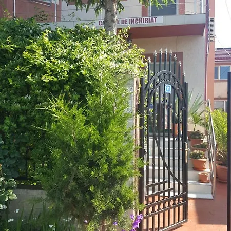 Vila Liz بيت ضيافة إيفوري نورد