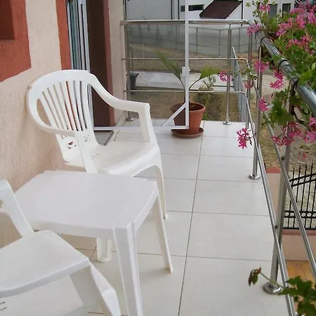 Vila Liz إيفوري نورد